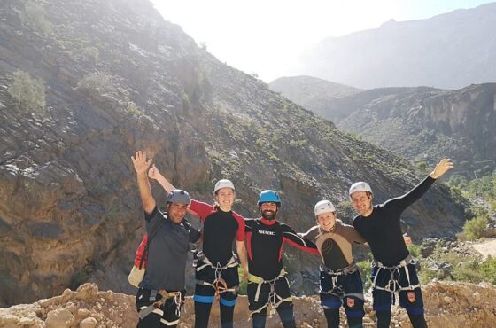 Jeep Tour to Wadi Bani Auf and Bilad Seet: A Natural Wonderland